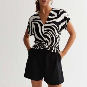 New Look Black White zebra print twist front Blouse Elegant Top women's size S